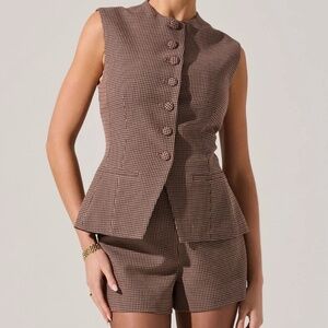 ASTR the Label Gisselle High Neck Cutaway Vest and High Waist Shorts S NWT